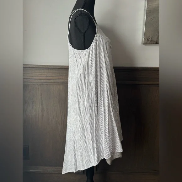Blu Pepper Gray and White Striped Asymmetrical dress small - Picture 5 of 7
